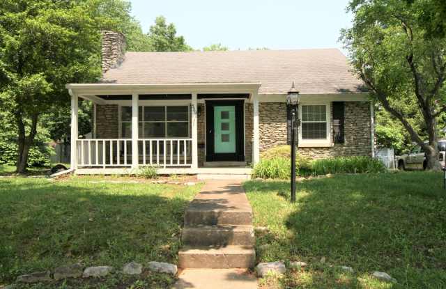 Adorable home located in southside of Lexington    20260604