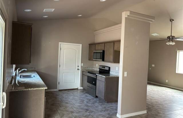 3645 N Lomita Street