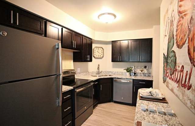 Hamilton House Apartments