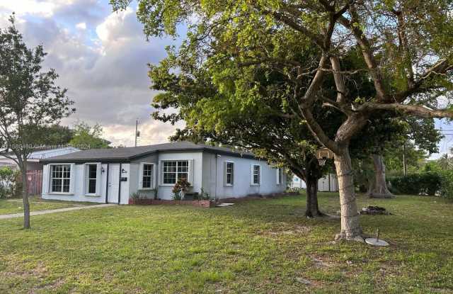 1795 NE 175th St - 1795 Northeast 175th Street, North Miami Beach, FL 33162