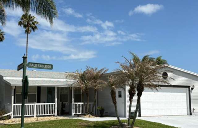 5600 Bald Eagle Dr  *This is a strict 55+ older community *
