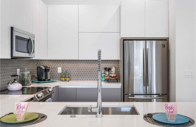 1155 Custer Avenue SE unit: 202