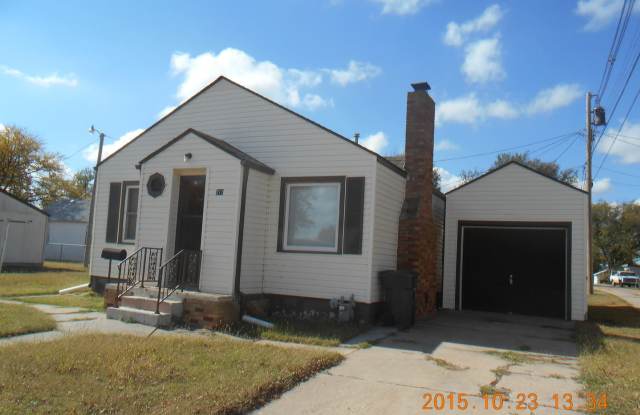 211 N. Maple, Hoisington