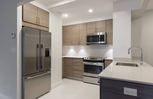 Photo of 204 W 70th St