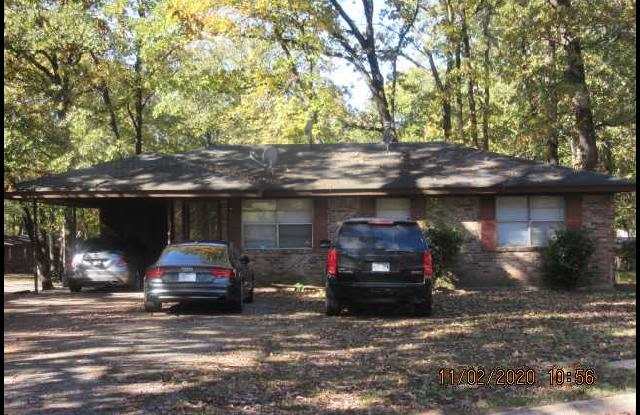 9 Southern Oaks
