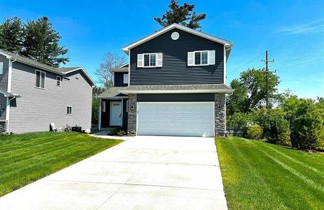 Photo of 5372 Rural Terrace