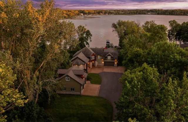 50474 Bayside Avenue