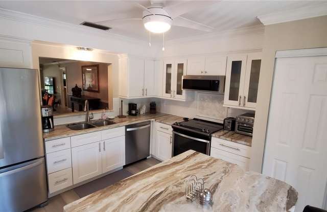 6110 COUNTRY CLUB WAY