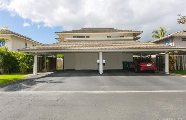 Beautiful and spacious 4 Bedroom 3 bath town home