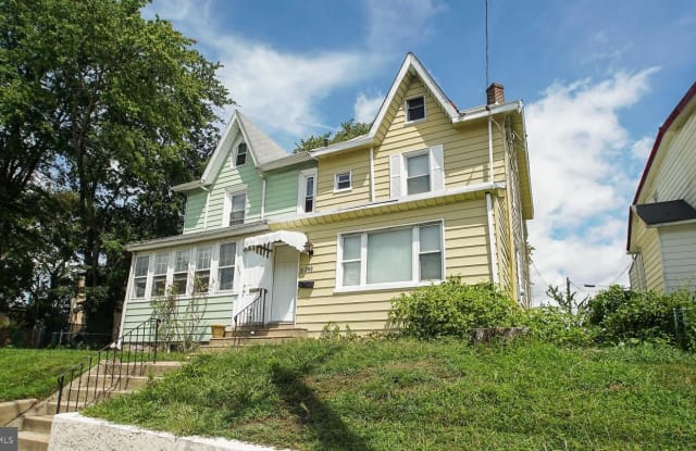 349 S SPRINGFIELD RD - 349 South Springfield Road, Clifton Heights, PA 19018
