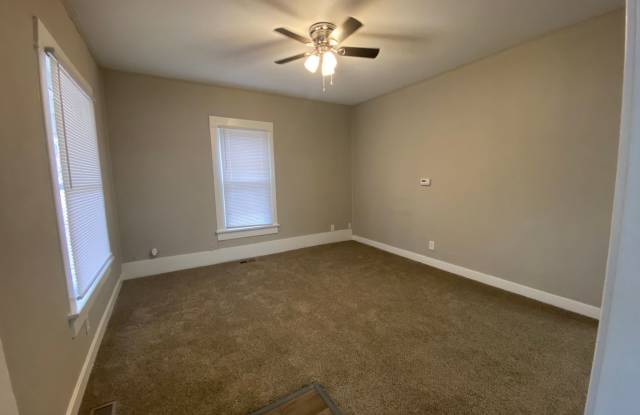 Charming 4 bedroom/2 bath home in Winfield!