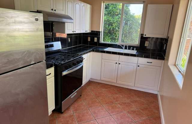 Photo of 8027 Ney Ave