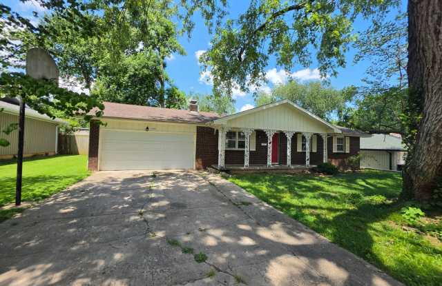 3 bedroom/1.5 bathroom house/2 car garage