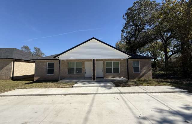 Photo of 220 N Johnston St