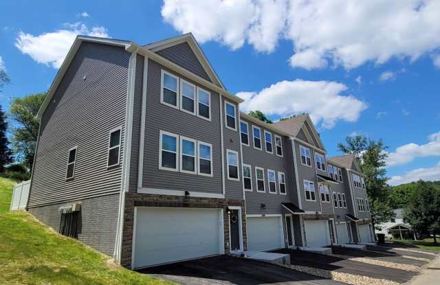 New 3 Bedroom Townhouse! Franklin Regional School District - Available August