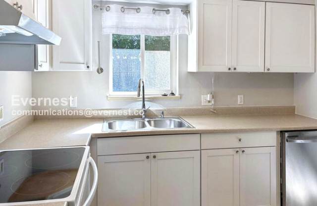 621 West Prospect Road