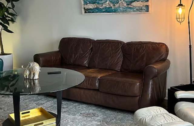 Mid Term Fully Furnished 3 bed/1 bath in Coos Bay