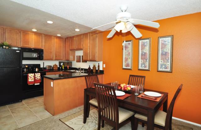 The Villas at Camino Bernardo