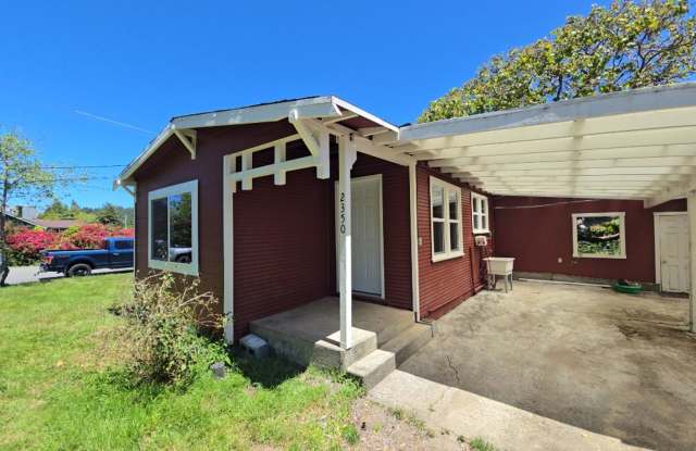 Studio cottage near Cal Poly Humboldt offers remodeled interior