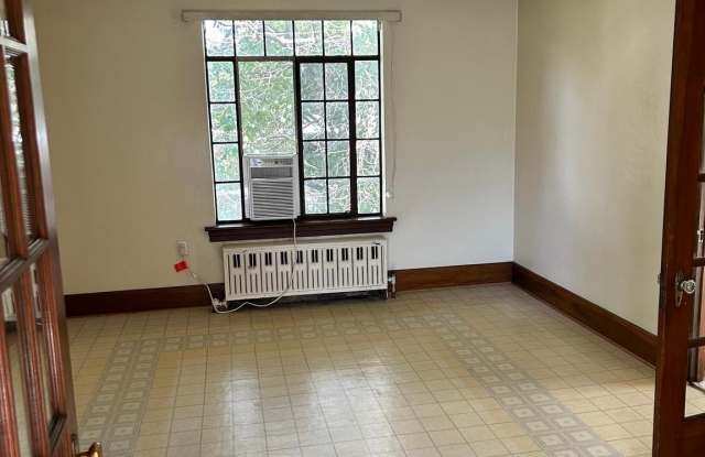 5 E MAPLEWOOD Avenue unit: 3