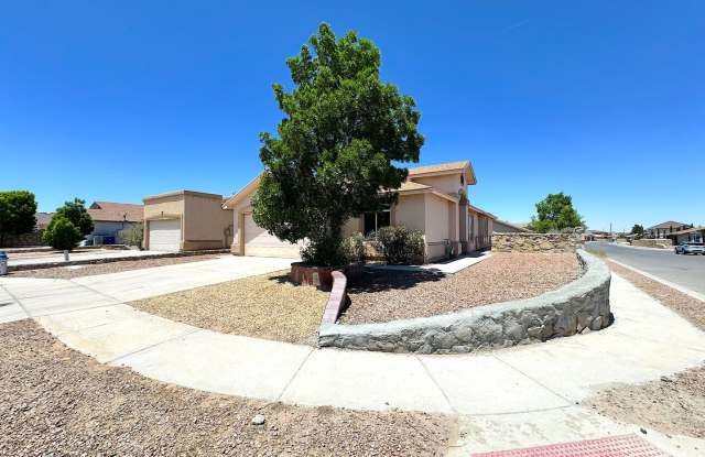 East El Paso 4 bed Refrig A/C