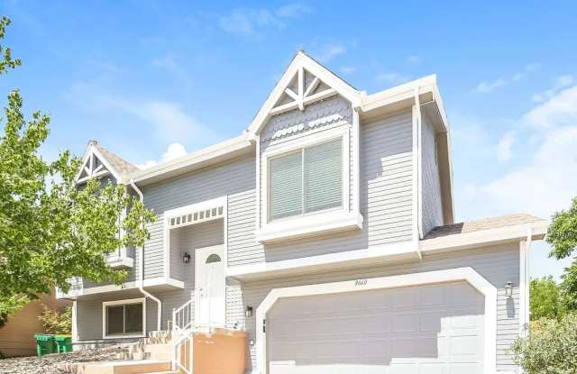 Photo of 8661 Bluegrass Cir