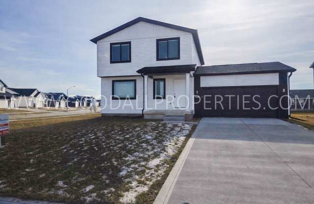 Photo of Newer Construction Home in Waukee 3 Bedroom 2.5 Bathrooms !!!