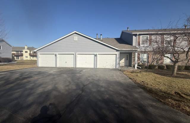 690 GREENFIELD Court unit: B1