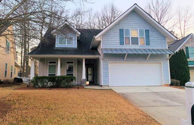 Charming 3 bed, 3 full bath home loaded with upgrades! Located on the 6th hole in Summergrove w/patio overlooking course! - 10 Gables Way, Newnan, GA 30265