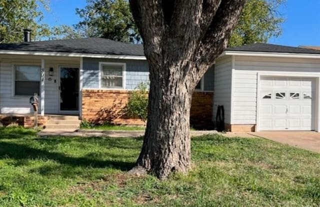 801 Briarwood Street - 801 Briarwood Street, Abilene, TX 79603