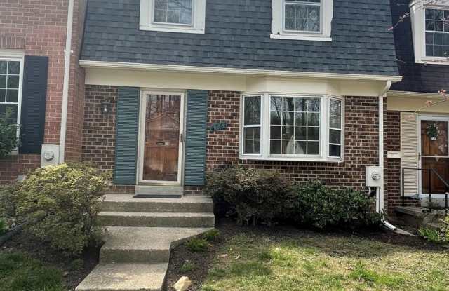 BEAUTIFLLY UPDATED TOWNHOME