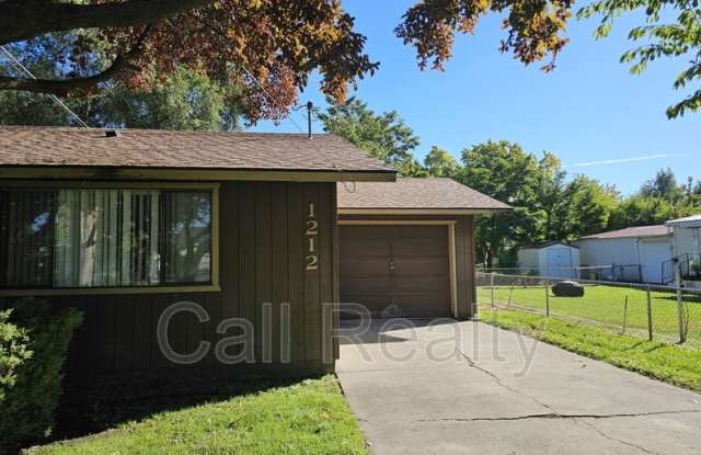 1212 N Greenacres Rd.