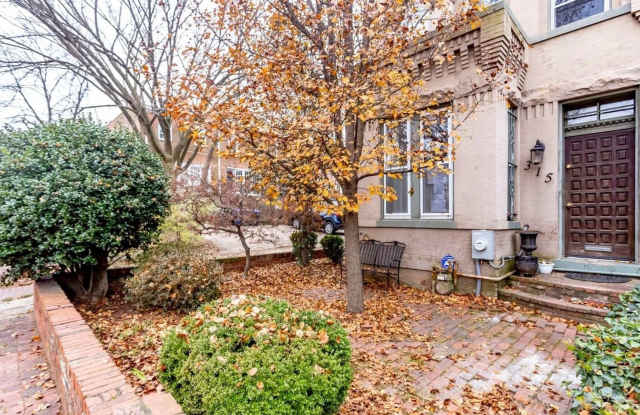 Classic Capitol End-Unit Hill Rowhome