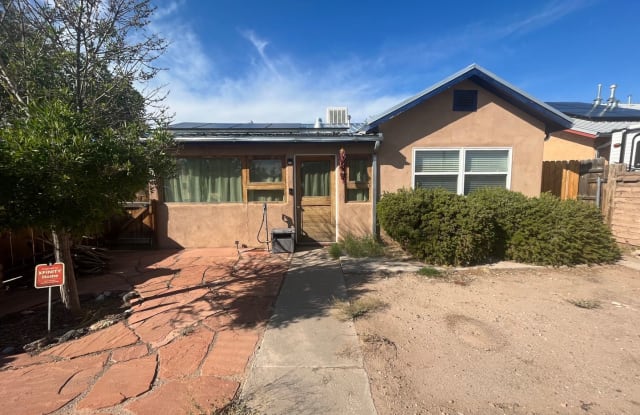 519 Headingly Ave NW - 519 Headingly Avenue Northwest, Albuquerque, NM 87107