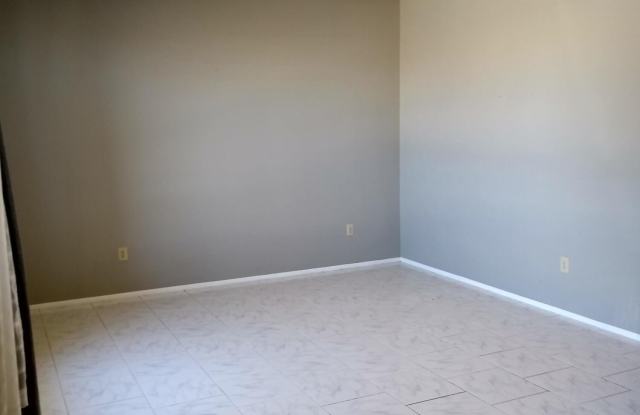 10631 W EDGEWOOD Drive