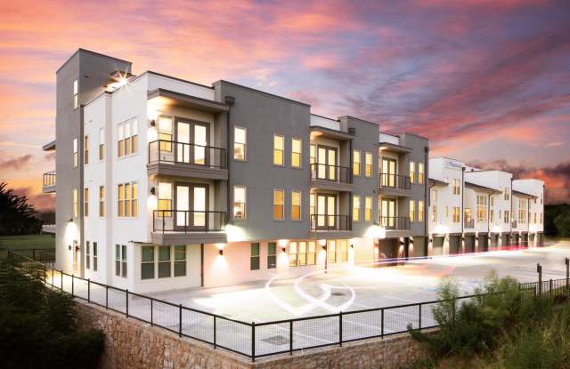 Photo of Magnolia at Mistletoe Heights