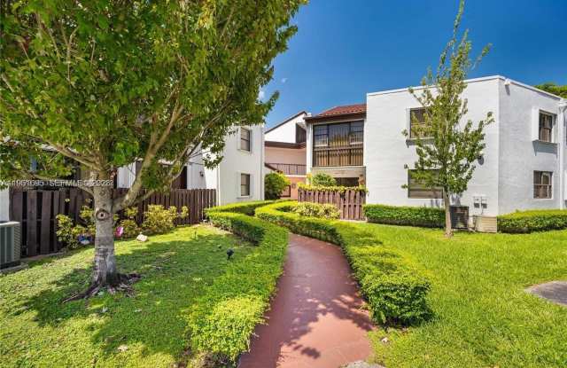 Photo of 9417 Fontainebleau Blvd