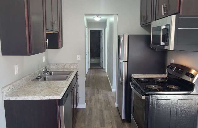 Photo of Scarlet Oak Apartments
