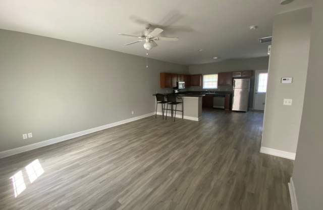 206 BoniLane Drive #106 (BoniLane Cove)