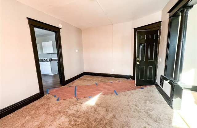 853 N Goodman Street