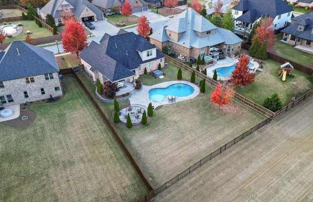 504  NE Green Creek  RD