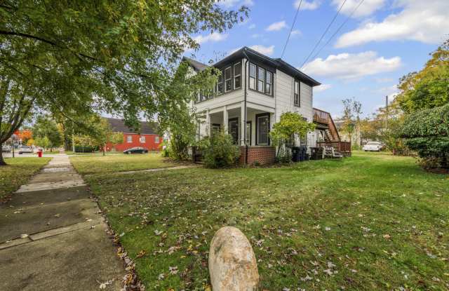 1017 N Holbrook Street unit: 2