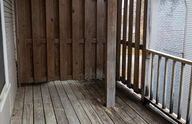 Spacious 2 Bedroom Walkable to Downtown