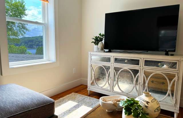 188 East Lake Street