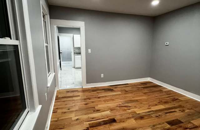 Photo of 272 Davenport Street - 2