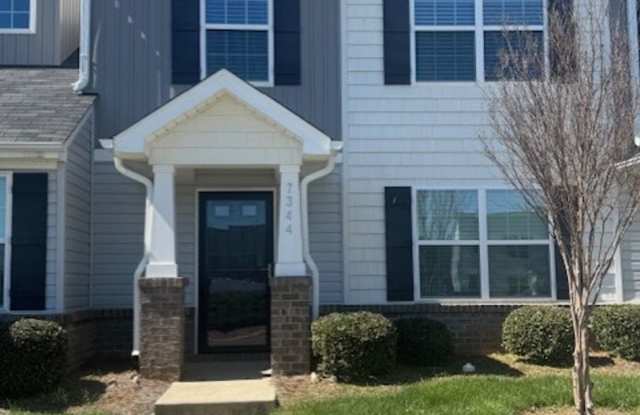 ~~~~~~~~ Park Place Townhomes ~~~~~~~ Pretty 3 bedroom 2.5 bath unit~~~~~