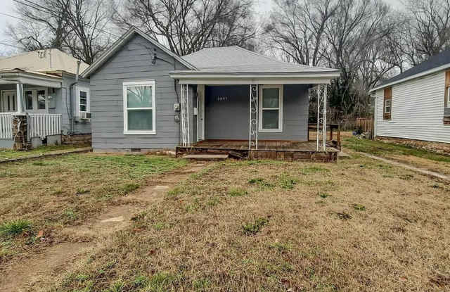Updated 2 Bedroom | 1 Bathroom 868 Square Feet!