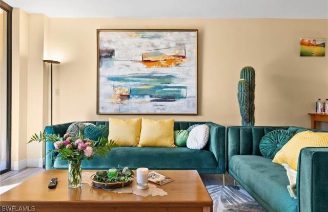 413 Augusta Boulevard unit: 302