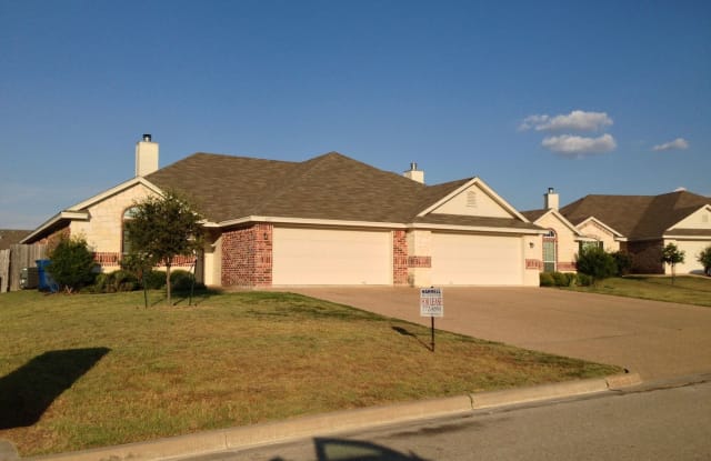 621 Park Hill Circle - 621 Park Hill Cir, Hewitt, TX 76643