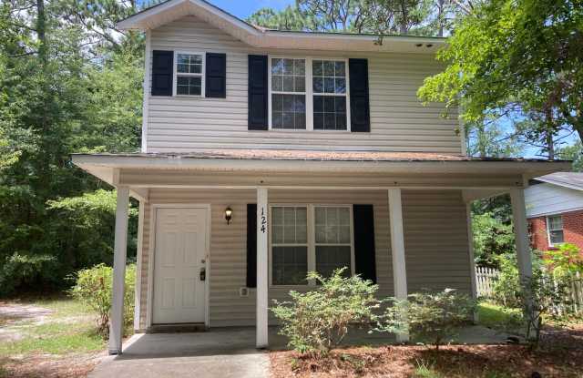 Photo of 3 Bedroom 2 Bath House on Hillsdale Drive